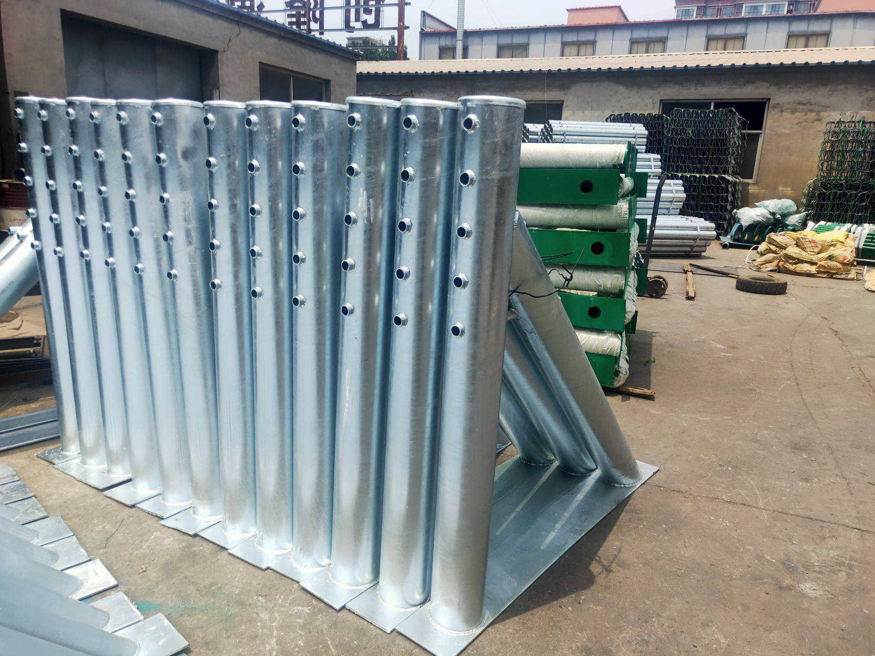 公路缆索护栏配件,托架是由3.