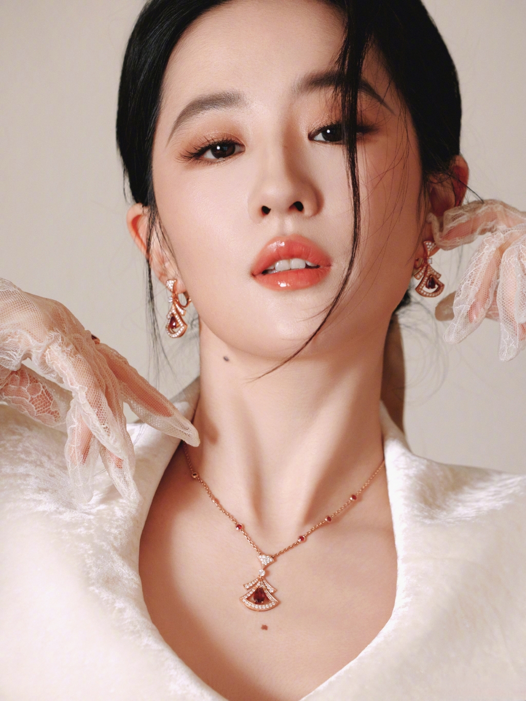 刘亦菲资生堂全球代言人[打call] 自然气息与天然美的碰撞,一场浑然