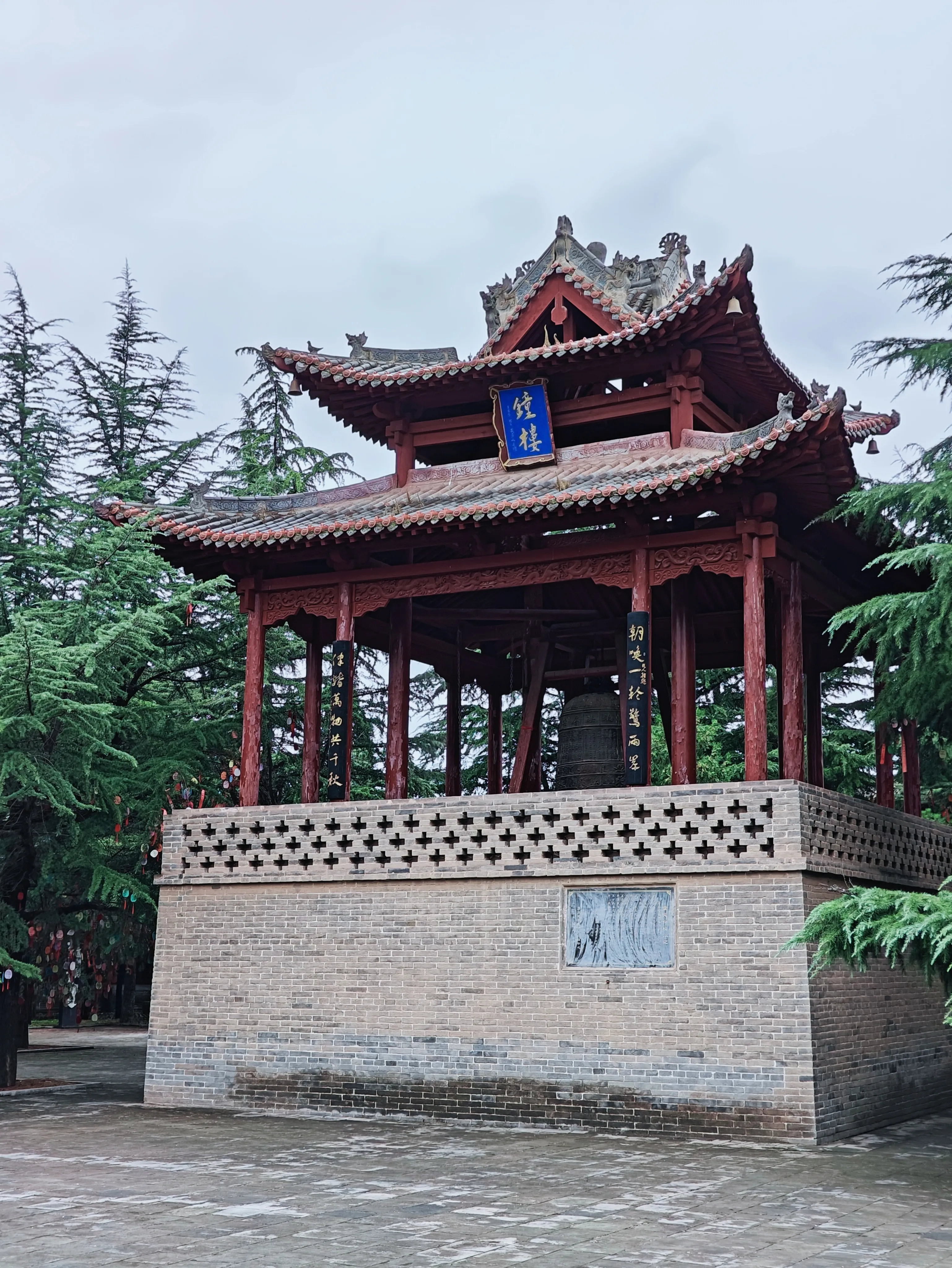 【万荣后土祠·皇帝24次祭祀】  后土,总司土地之神,又称地母.