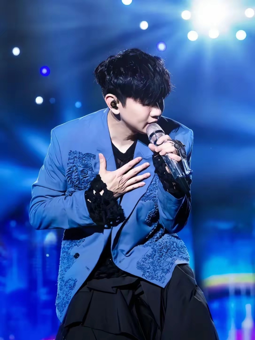 43岁jj林俊杰因疑似有女友造成女粉脱粉