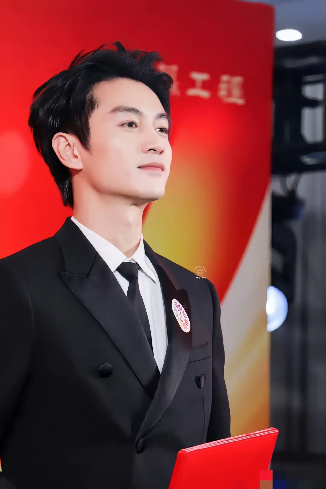 人逢喜事精神爽 从今以后帅哥走花路 37岁的陈晓离婚后首现身,昨天