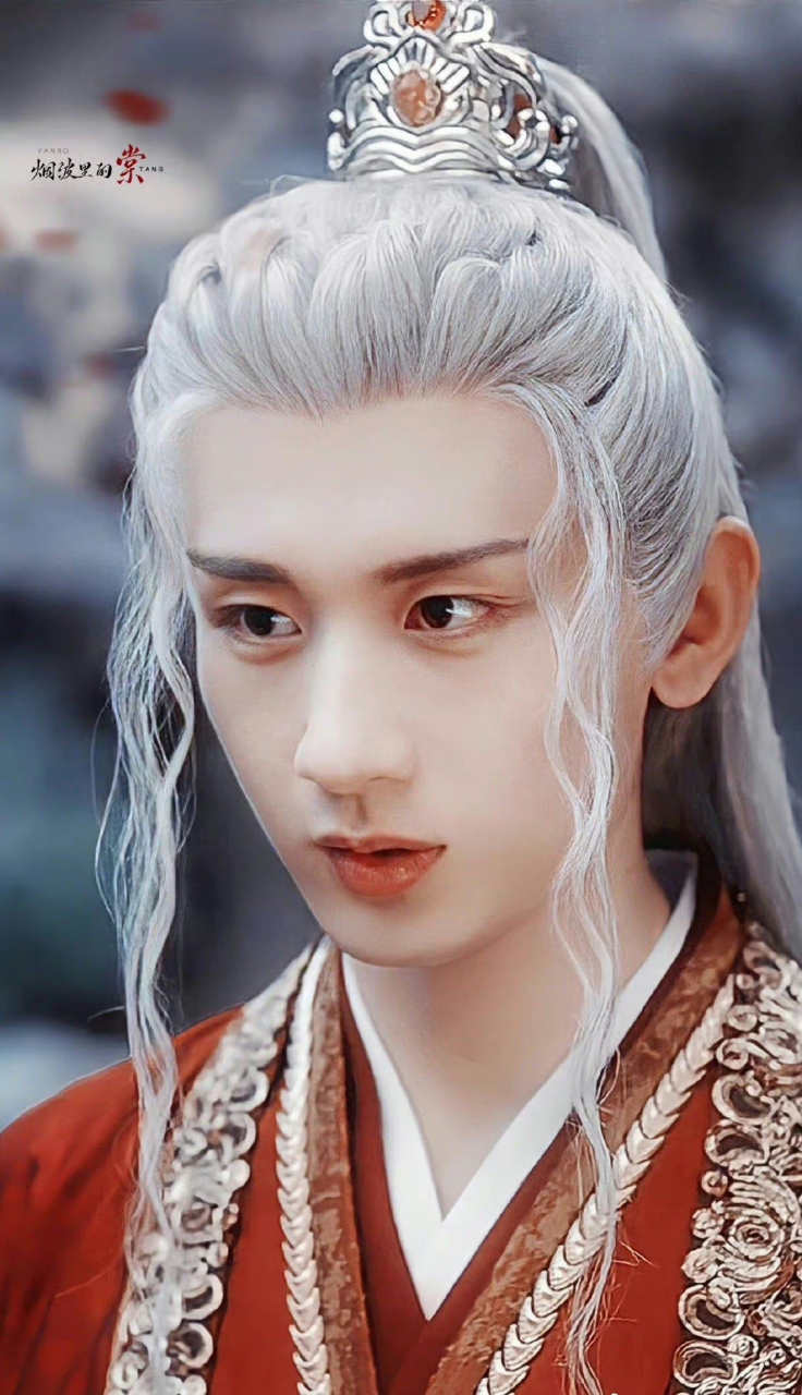 电视剧推荐# #沉香如屑# 成毅黑发白发造型一个比一个吸引人,宠溺的