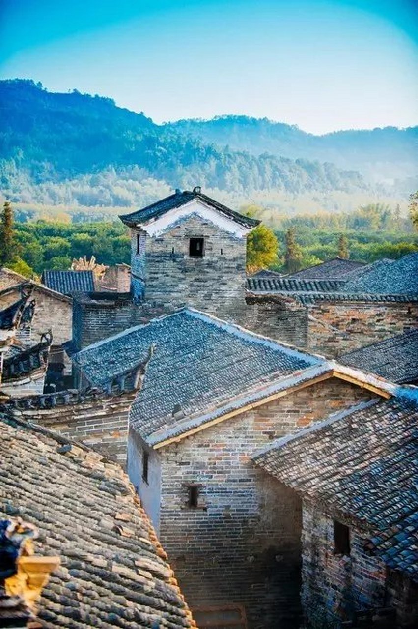 春日心愿旅行地# 韶关仁化县夏富古村坐落于山间,庞山伴水,竹影婆娑
