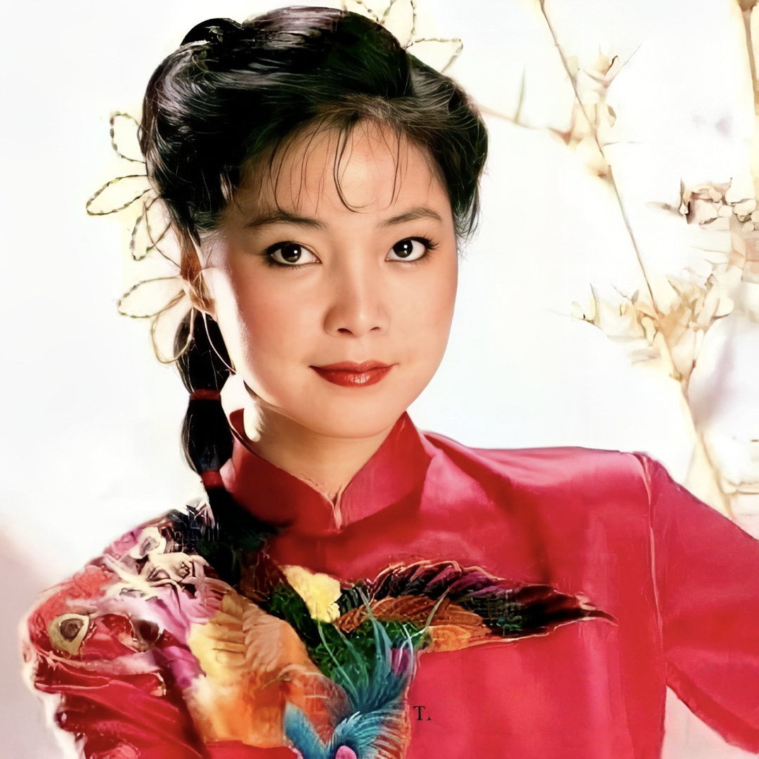 邓丽君罕见古装照#动态连更挑战