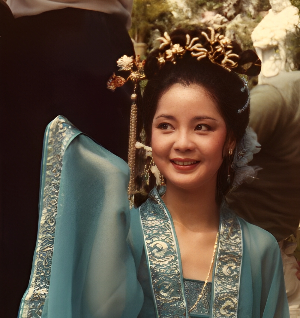 邓丽君罕见古装照#动态连更挑战