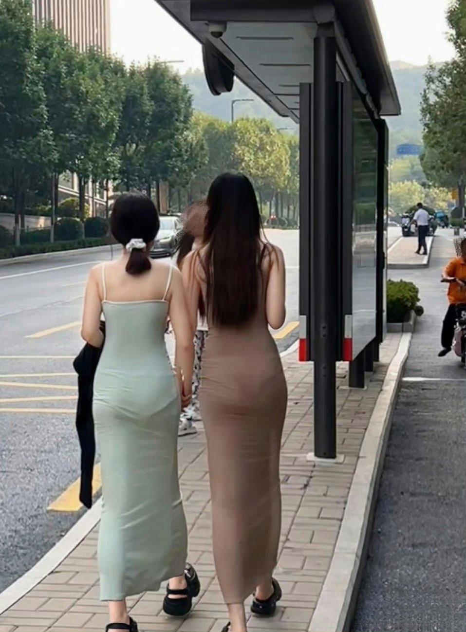 夏天只适合丁字裤啊,这也太透了吧