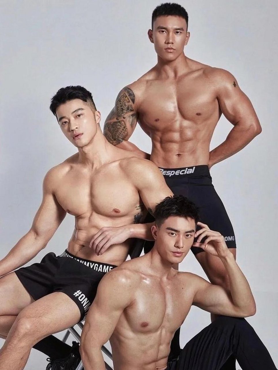 厦门健身教练火了,帅气肌肉奶爸与樊野拍片!