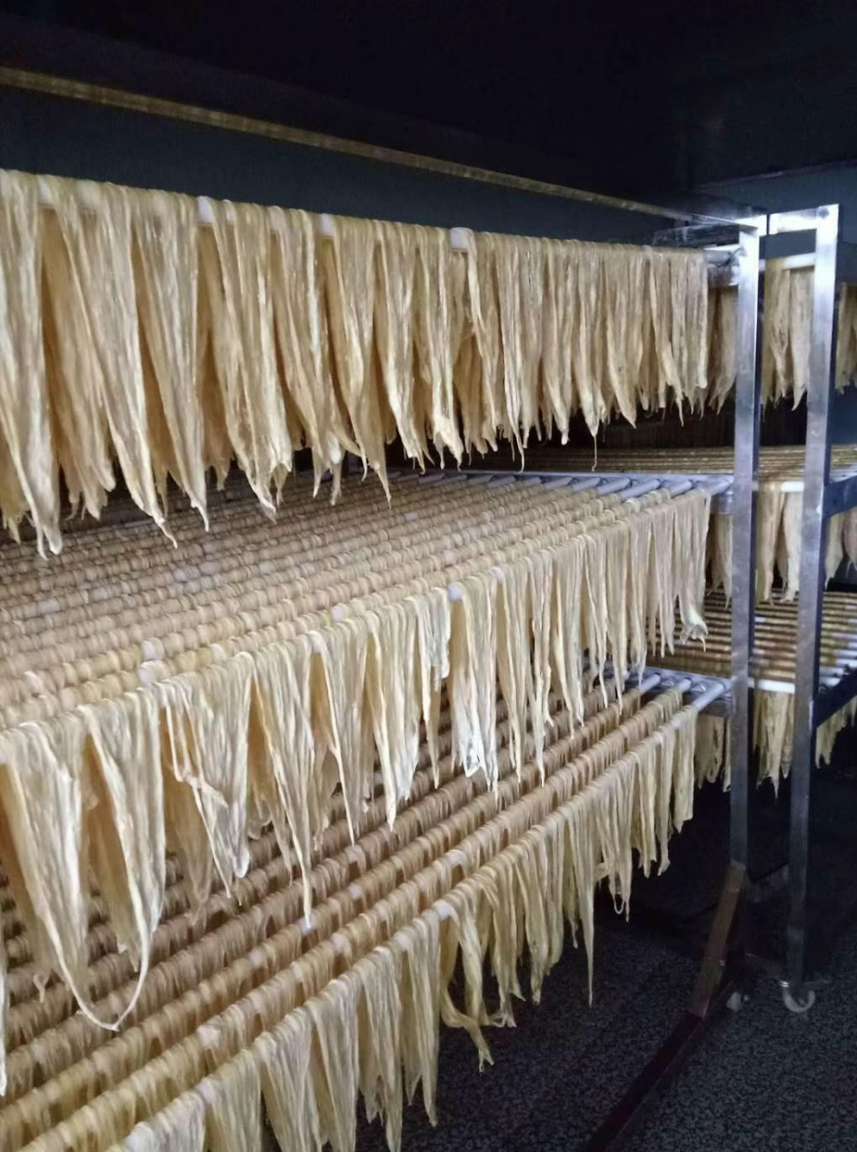 半自动腐竹机,一机多用,纯手工提取,蒸汽煮浆起皮快,一斤黄豆出皮6两