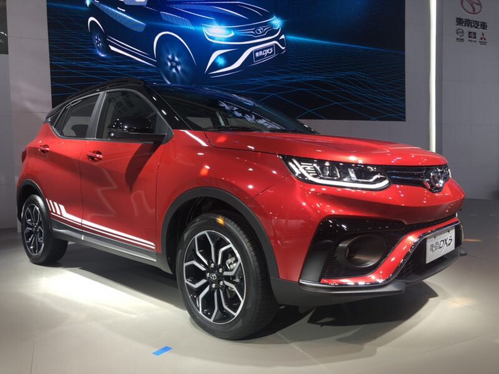 在此次2019成都车展期间,东南汽车旗下全新 suv 东南dx5正式开启预售