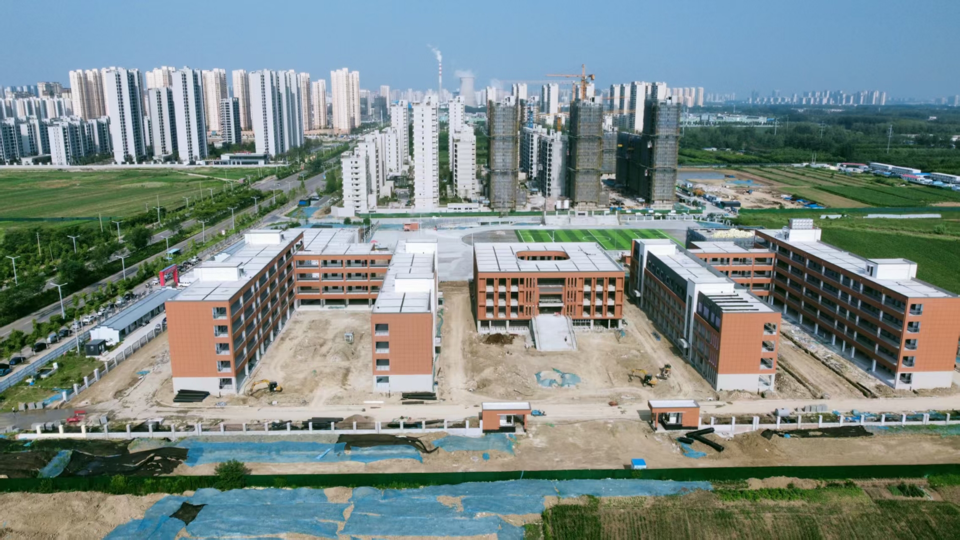 缓解入学压力 提升办学环境