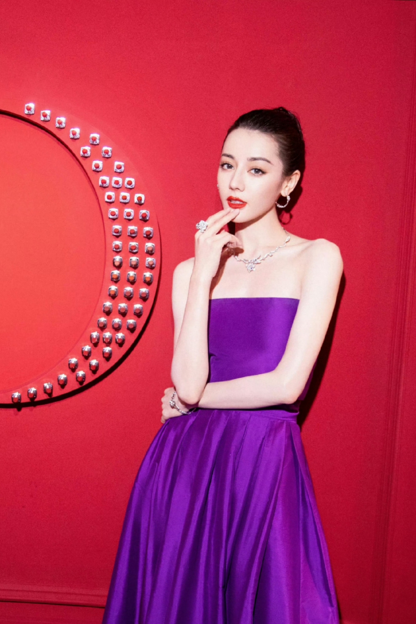 迪丽热巴!迪宝宝紫得让人心动,美照先发为敬!