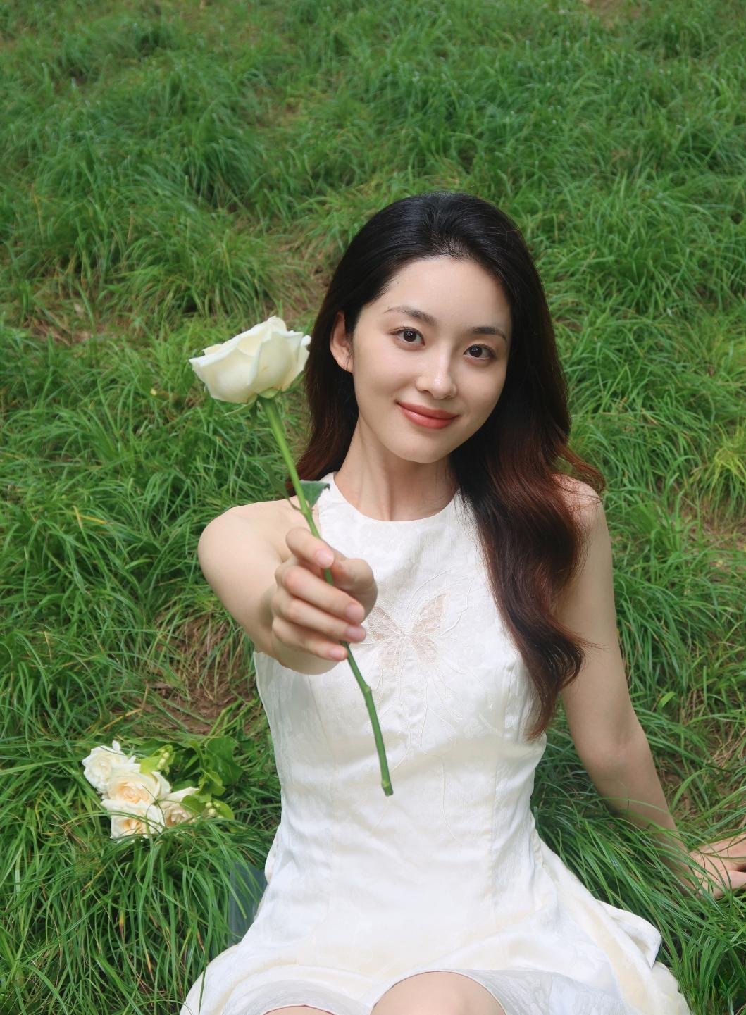 今日份的吴曼思,美翻了!