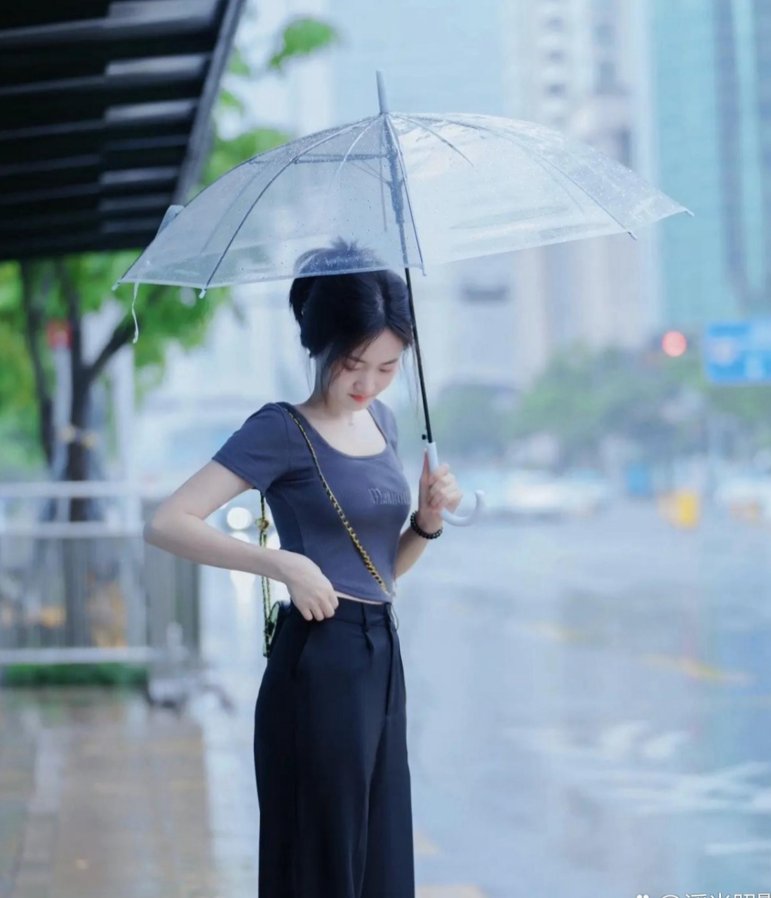 江南雨季女装图片