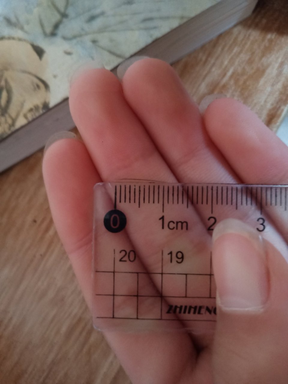 1cm长的睫毛[微笑]