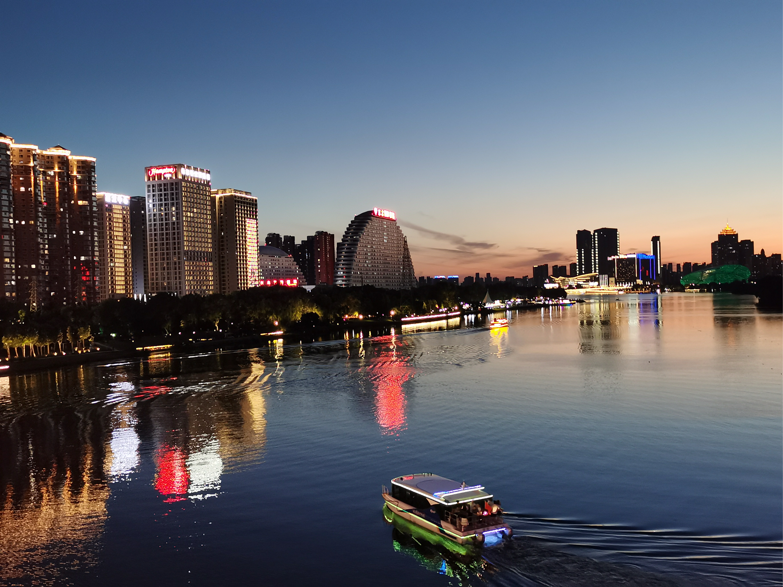 分享你的家乡夜景