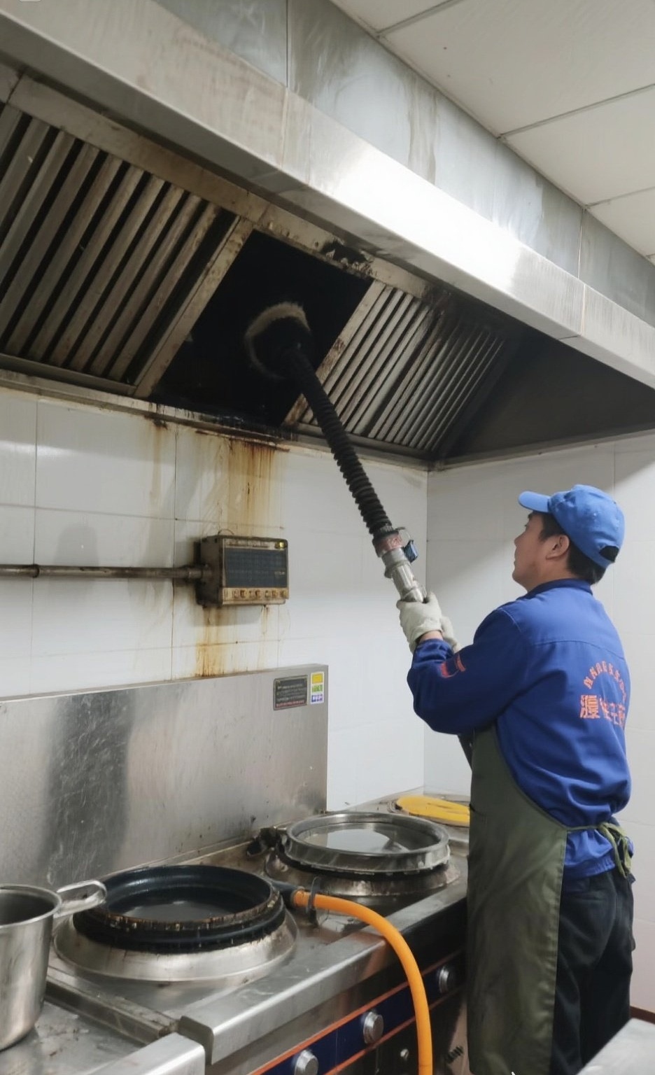 宜兴烟道清洗：饭店、酒店与食堂厨房排烟系统油垢治理全指南