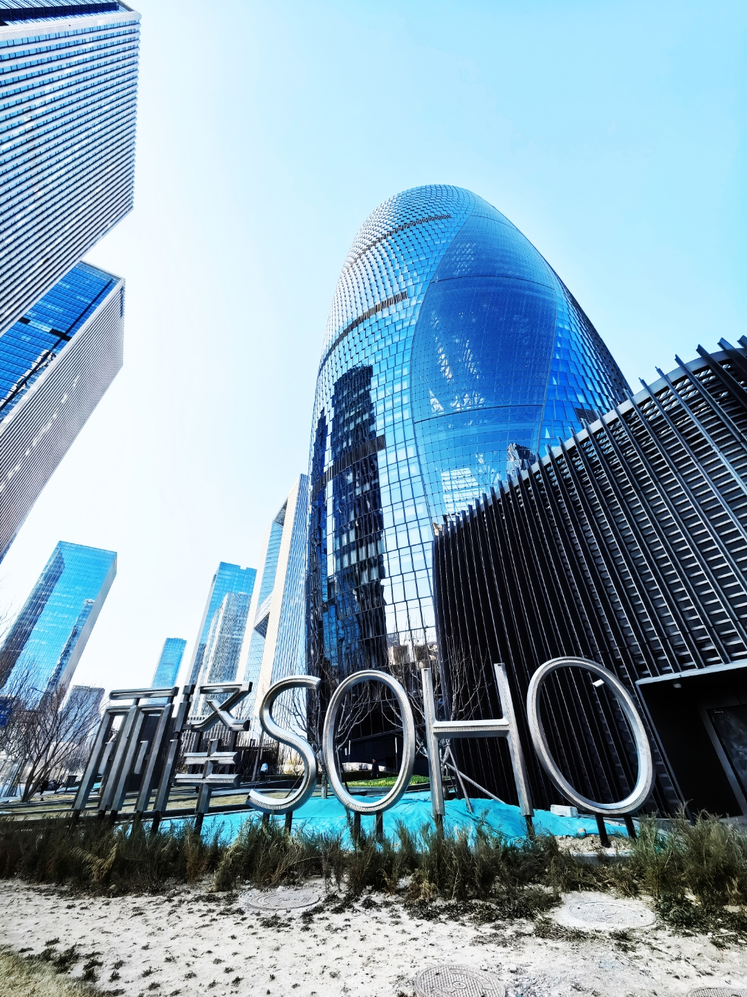 英国icon建筑设计师扎哈