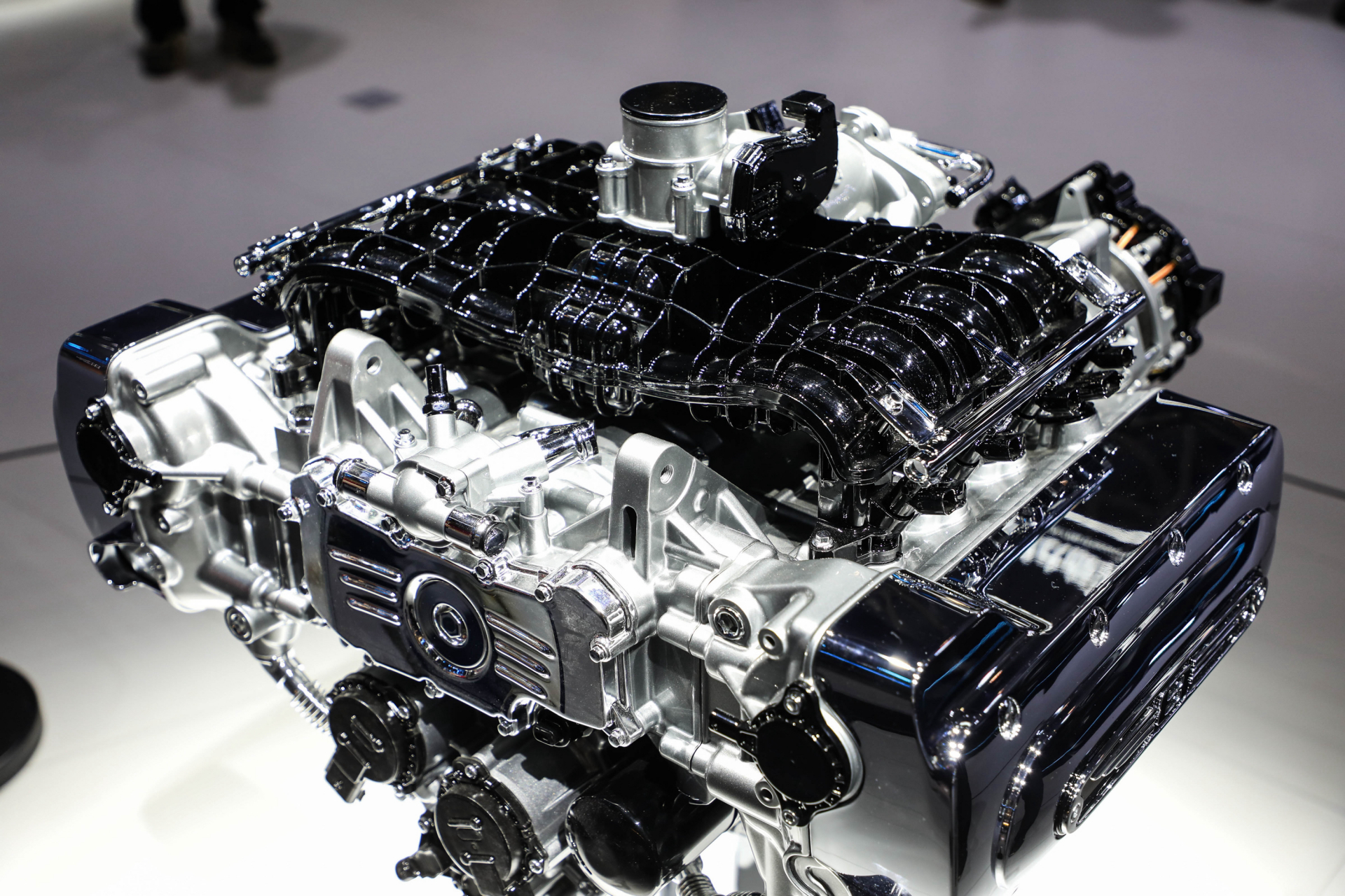 长城2000cc水平对置8缸发动机的摩托车实车曝光,正式发布将在5月17日