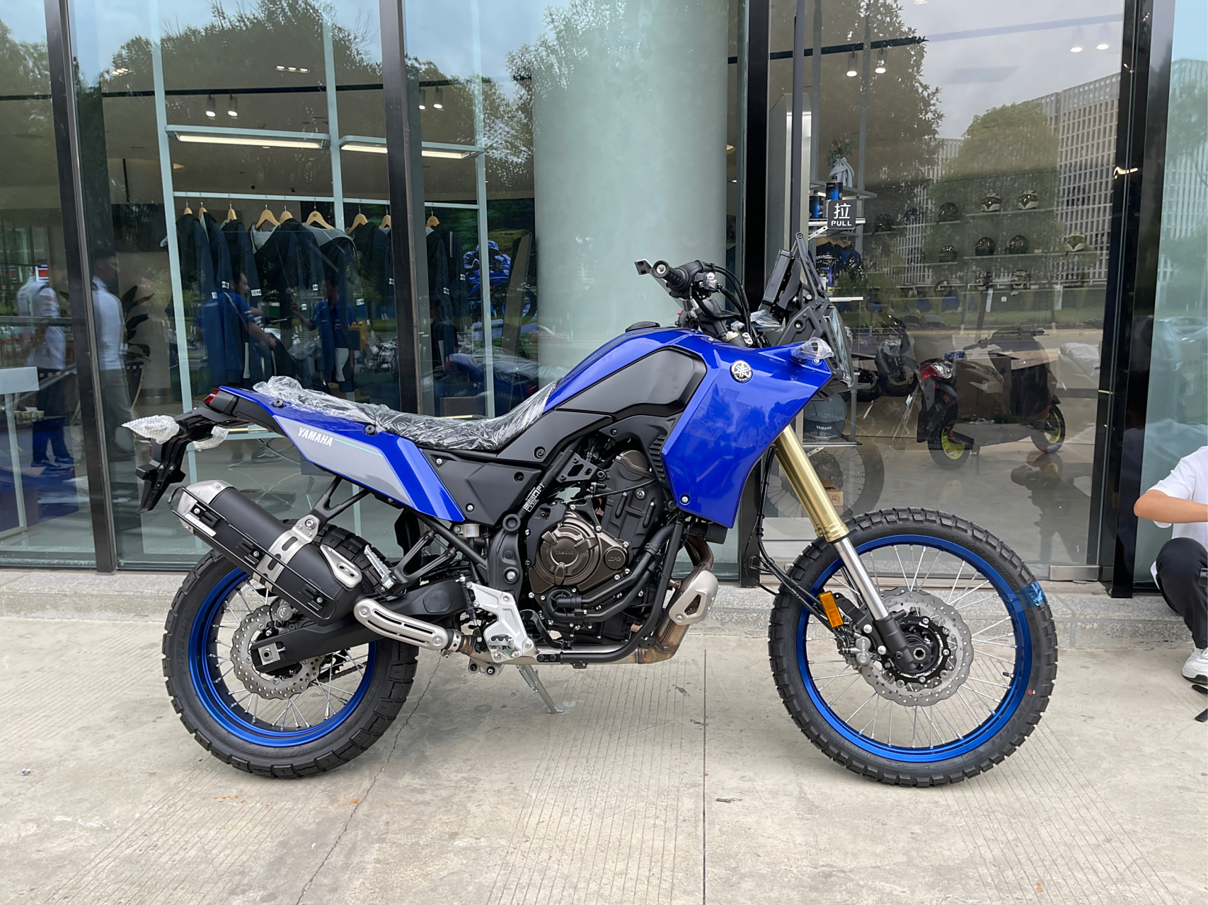 机车# #摩托车# 雅马哈成都旗舰店到了两台t700s,上次北京摩展雅马哈