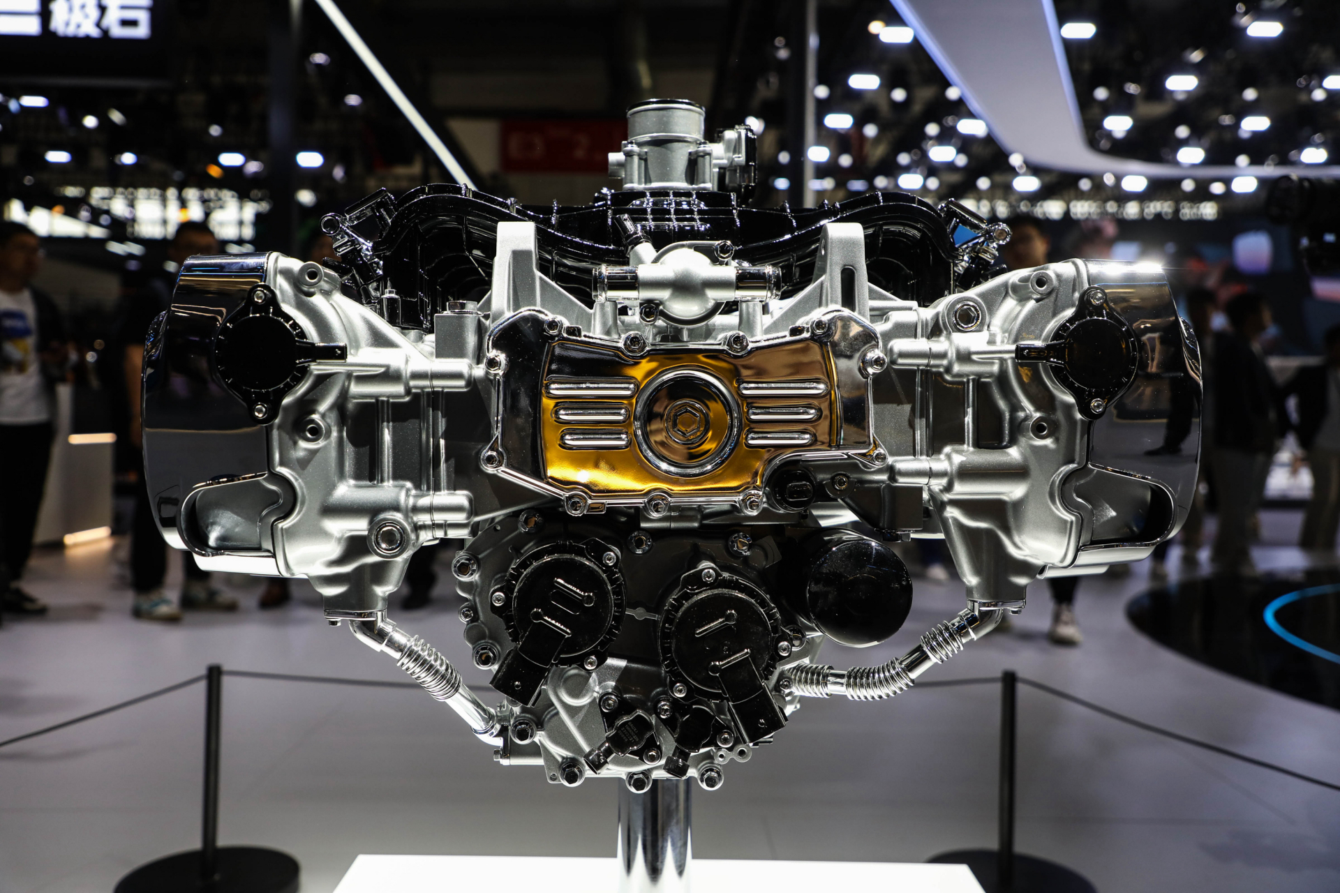 长城2000cc水平对置8缸发动机的摩托车实车曝光,正式发布将在5月17日