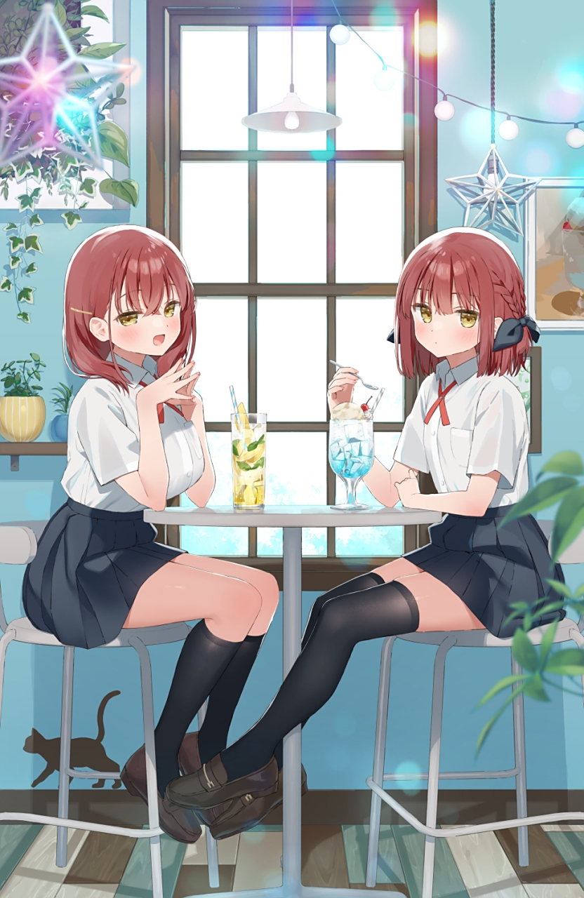 周末,和双胞胎姐妹去咖啡厅约会  #推特爱上二次元# #暑期补番大作战