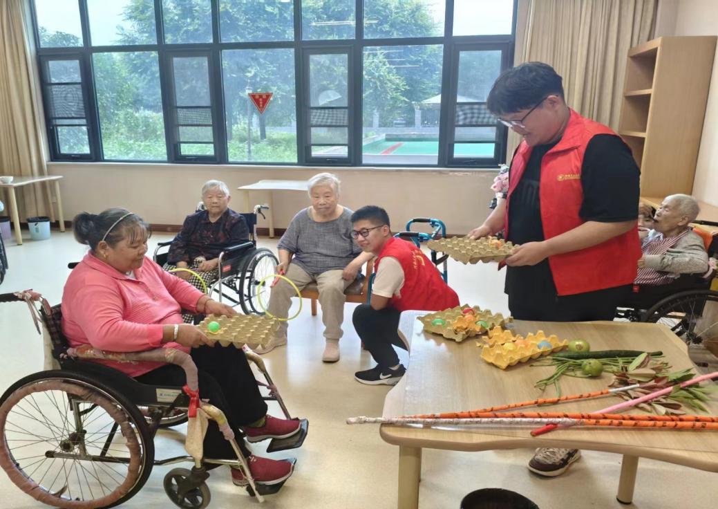 桑榆未晚,老有所愉 ——化学化工学院"情暖夕阳,银