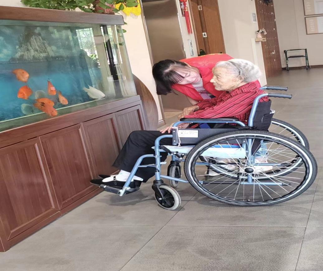 桑榆未晚,老有所愉 ——化学化工学院"情暖夕阳,银