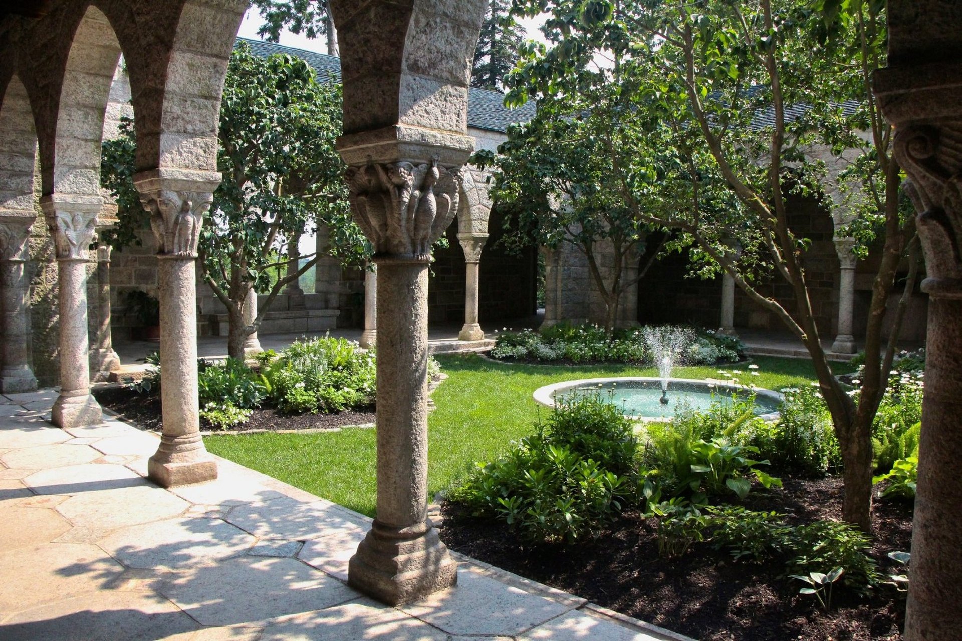 中世纪的修道院花园,修道院是专门为修道众提供居住,文