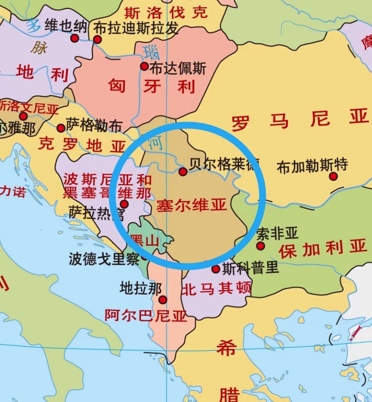 塞尔维亚首都贝尔格莱德爆发大规模抗议活动.