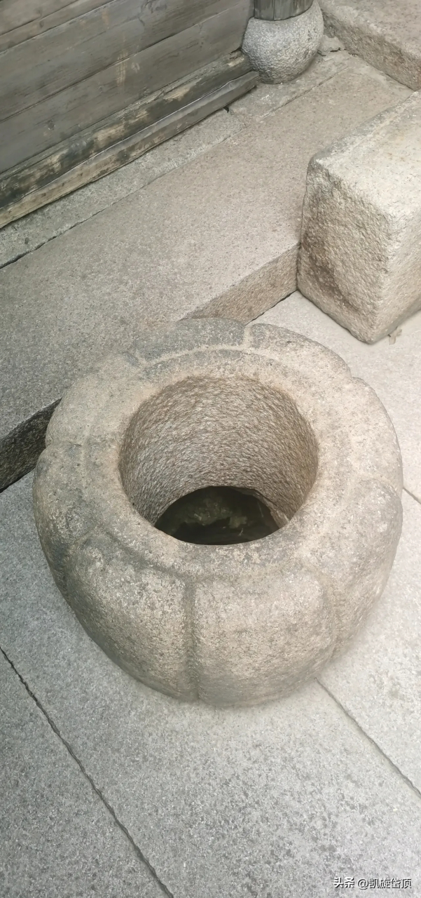 母亲(一)  2015年05月20日零时30分许,母亲在老家溘然长逝.