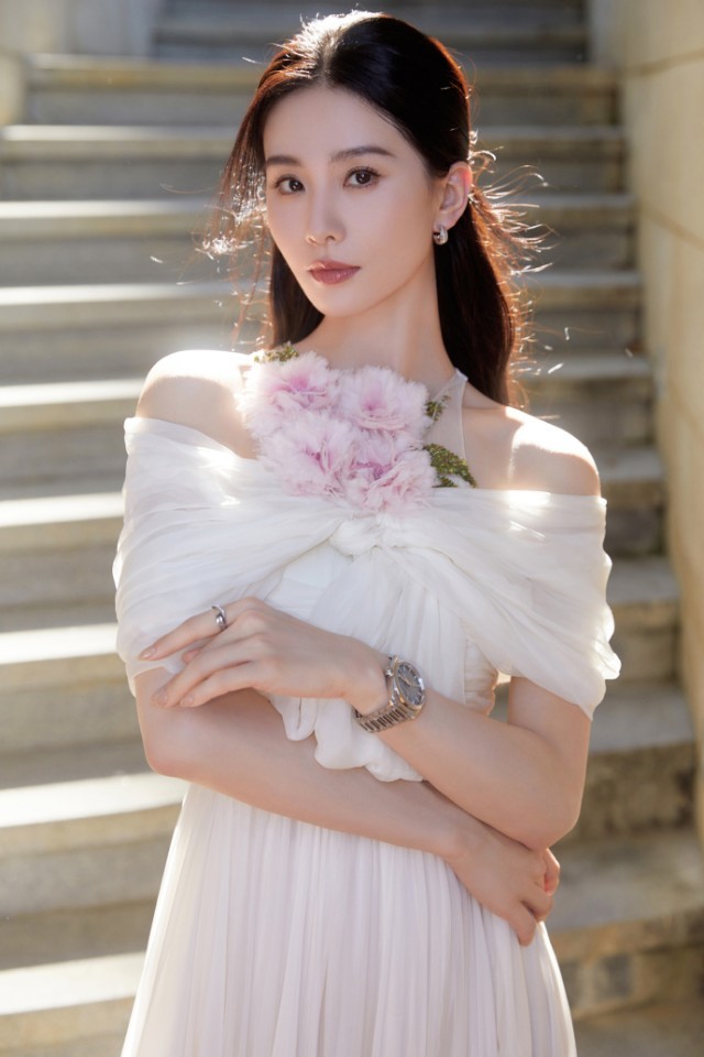 刘诗诗,娱乐圈我最喜欢的女演员排名在榜 主要就是气质身高长相,已经