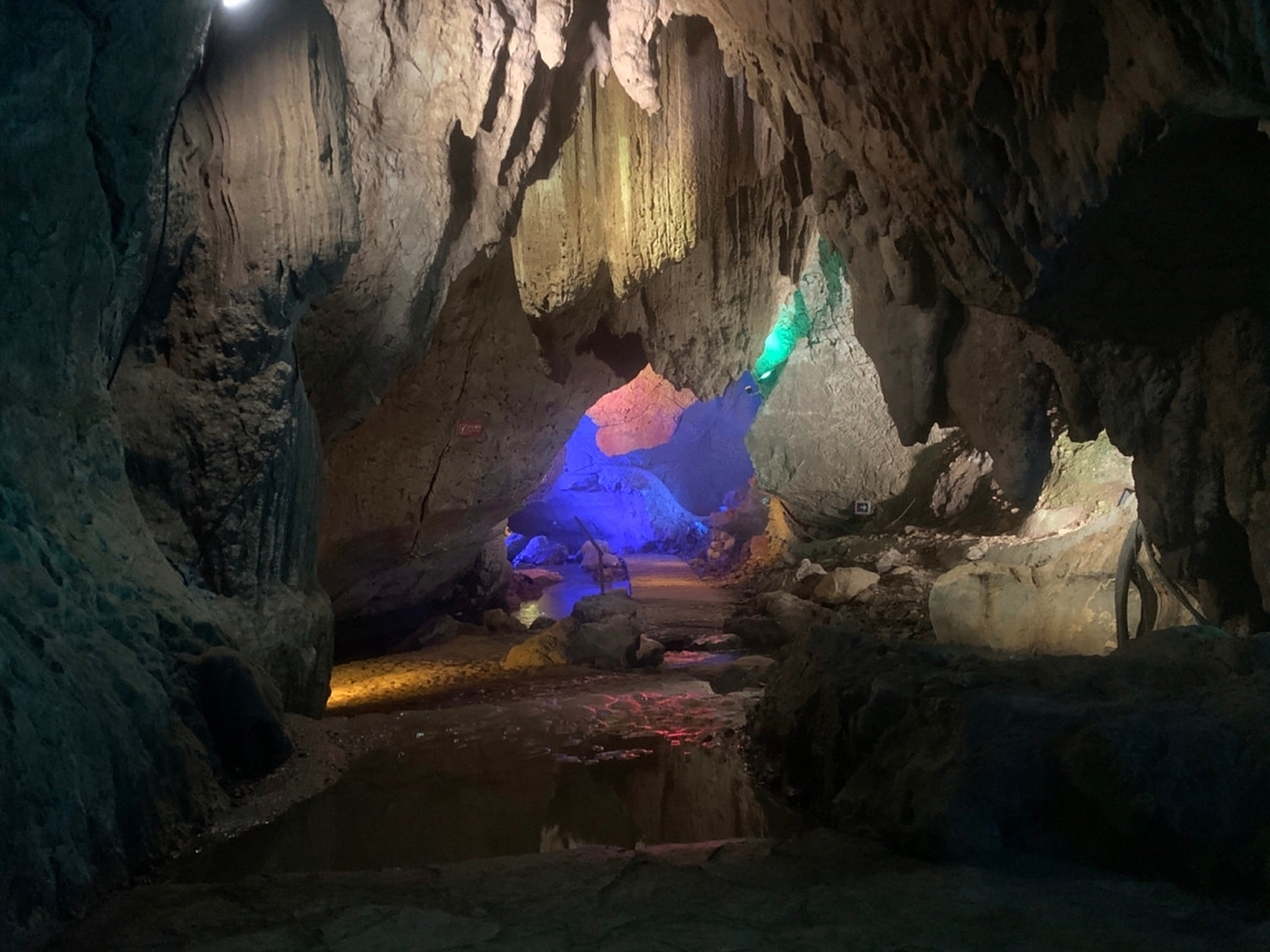 地心大峡谷 地址:湖北省黄石市阳新县枫林镇古田村 营业时间:每天16