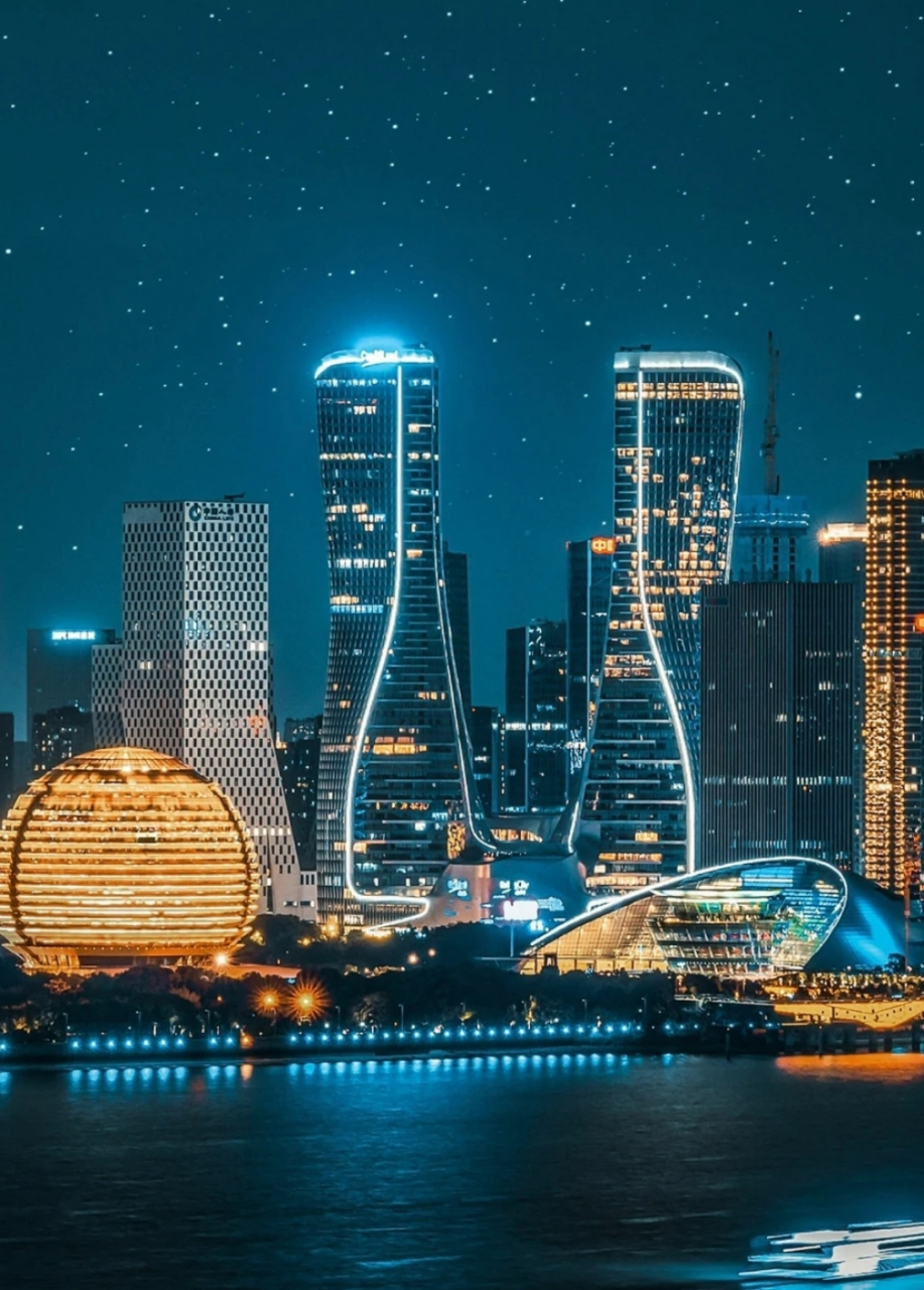 亚运fun体验# 这个视角下的杭州这个视角下的杭州,是一座充满活力和