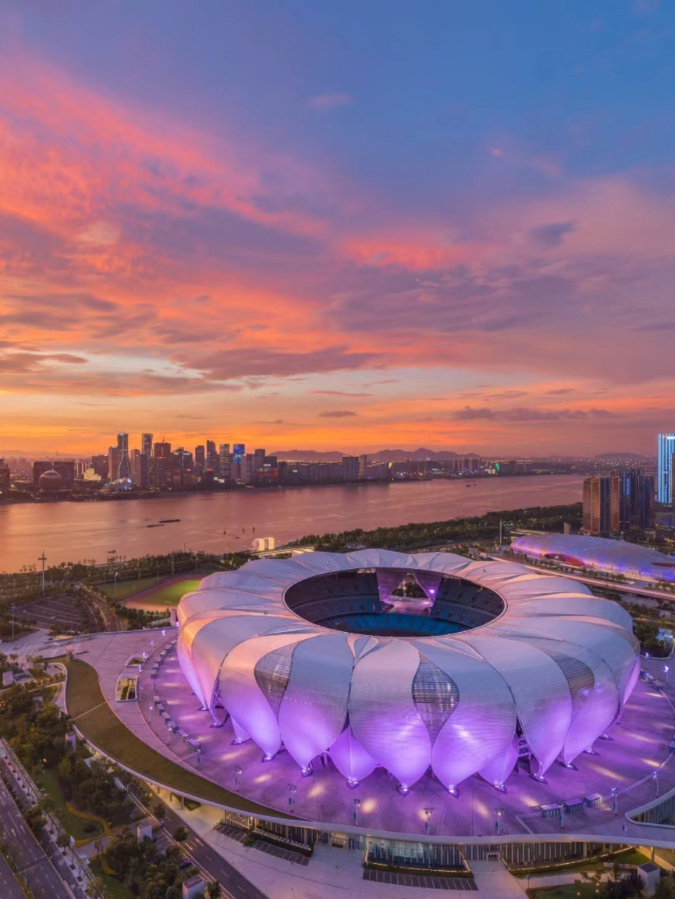 亚运fun体验# 杭州奥林匹克体育馆形似莲花,这个造型取意于古老丝绸