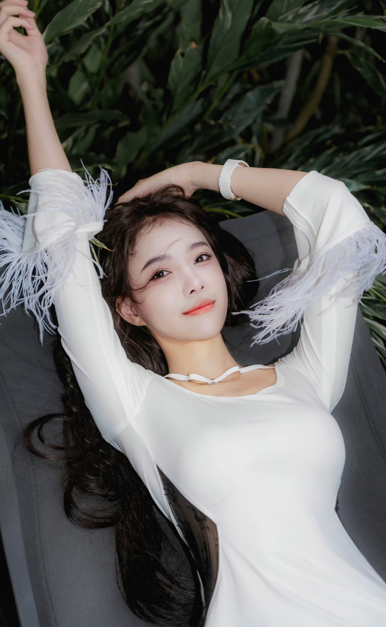 如果搭配一双细高跟会不会效果更好!