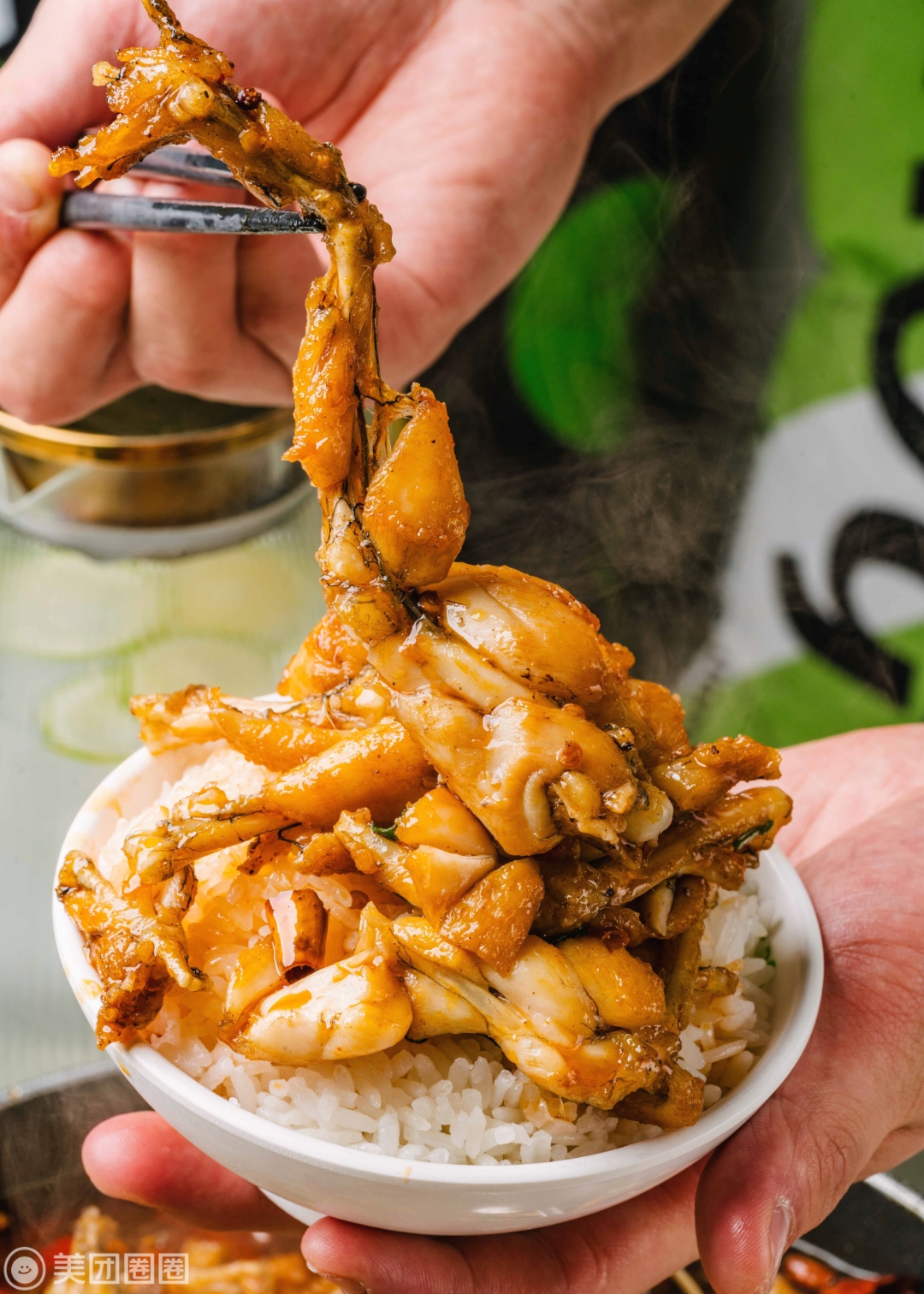 袁昆爱美食# 【蛙喔炭烧牛蛙】招牌牛蛙锅,牛蛙鲜嫩肥美,超值踊惠