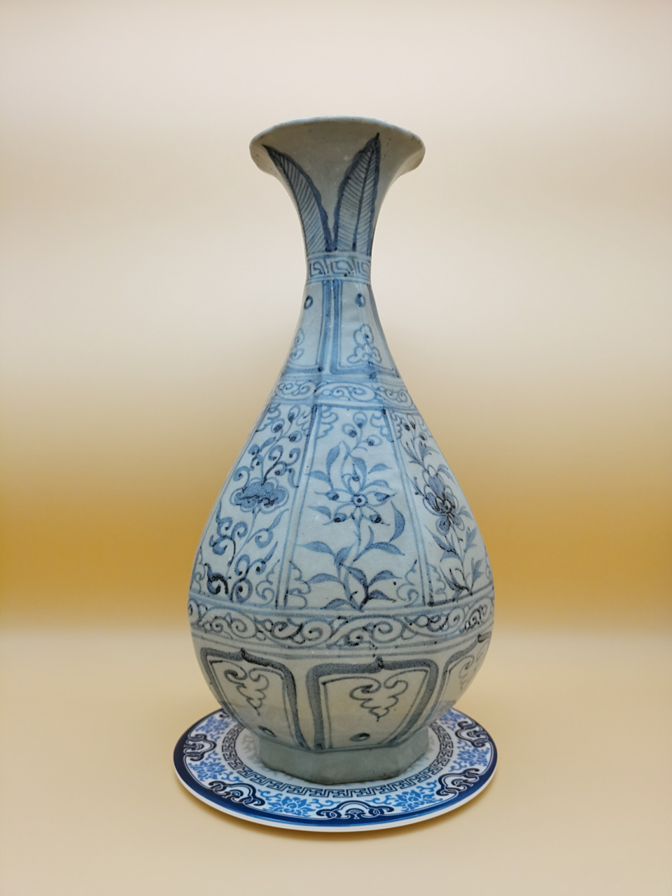 【北风博物馆】元青花八方玉壶春瓶 此件青花玉壶春瓶高31cm;口径9.