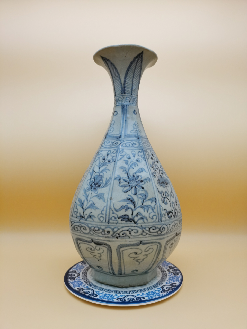 【北风博物馆】元青花八方玉壶春瓶 此件青花玉壶春瓶高31cm;口径9.