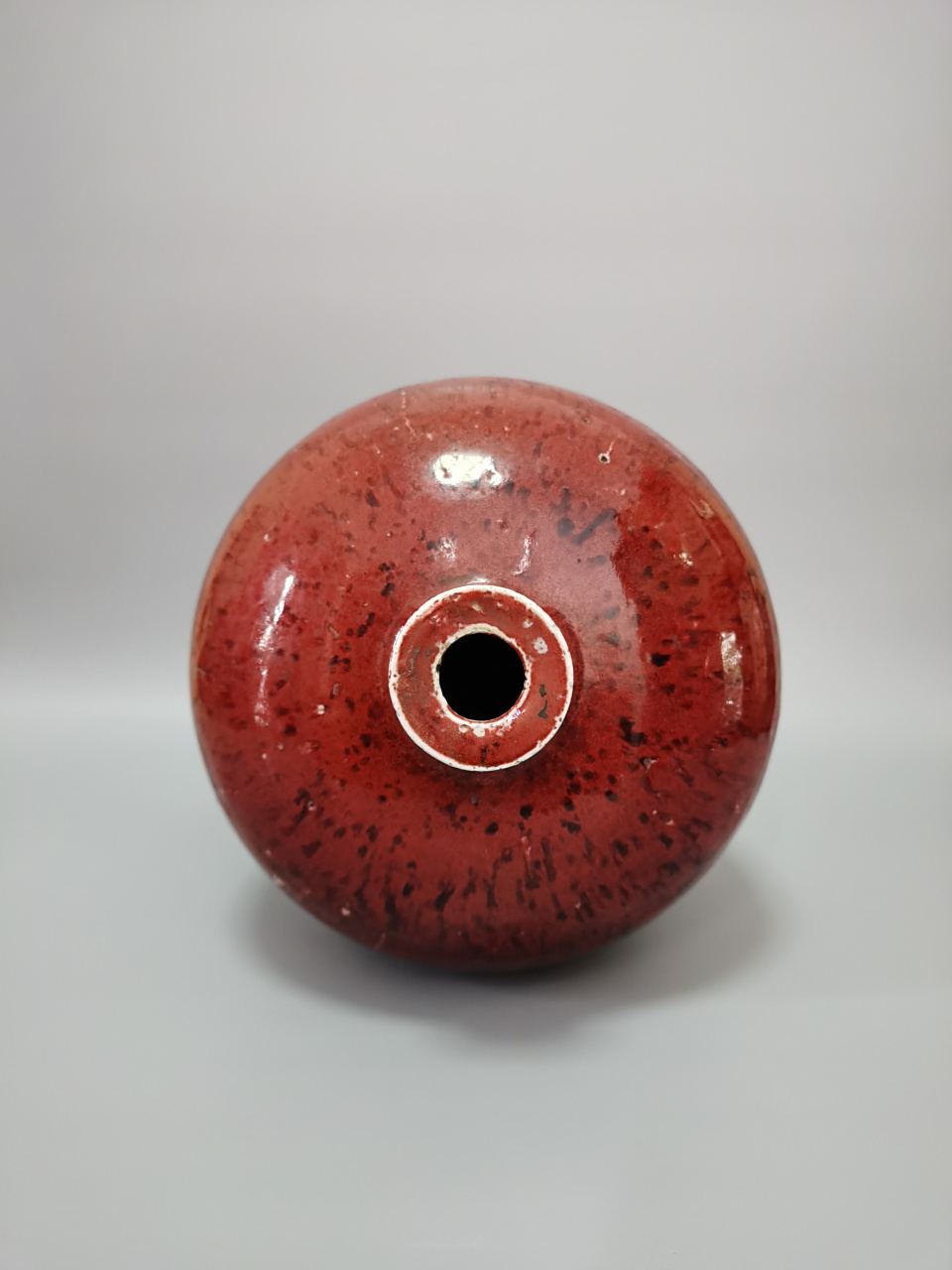 【北风博物馆】元代红釉梅瓶.口径4.5厘米,底径10.