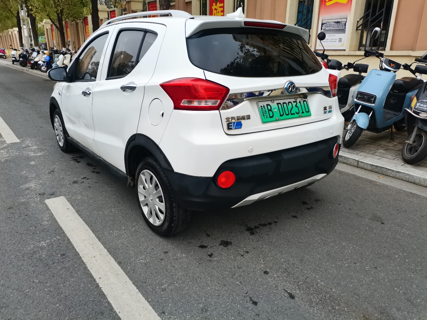 出售,纯电动汽车,续航180公里,有空调,方向助力,大屏导航,功能丰富