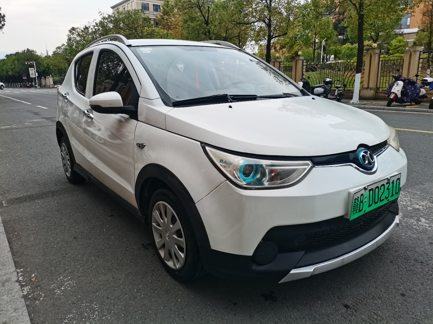 出售,纯电动汽车,续航180公里,有空调,方向助力,大屏导航,功能丰富