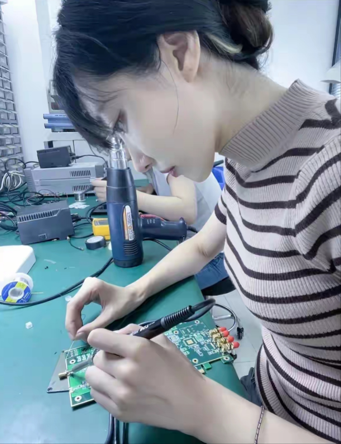 大学生打工照片工厂图片