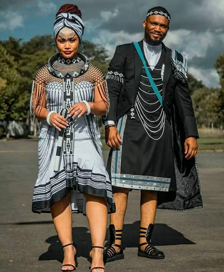 穿着传统服饰的南非科萨人