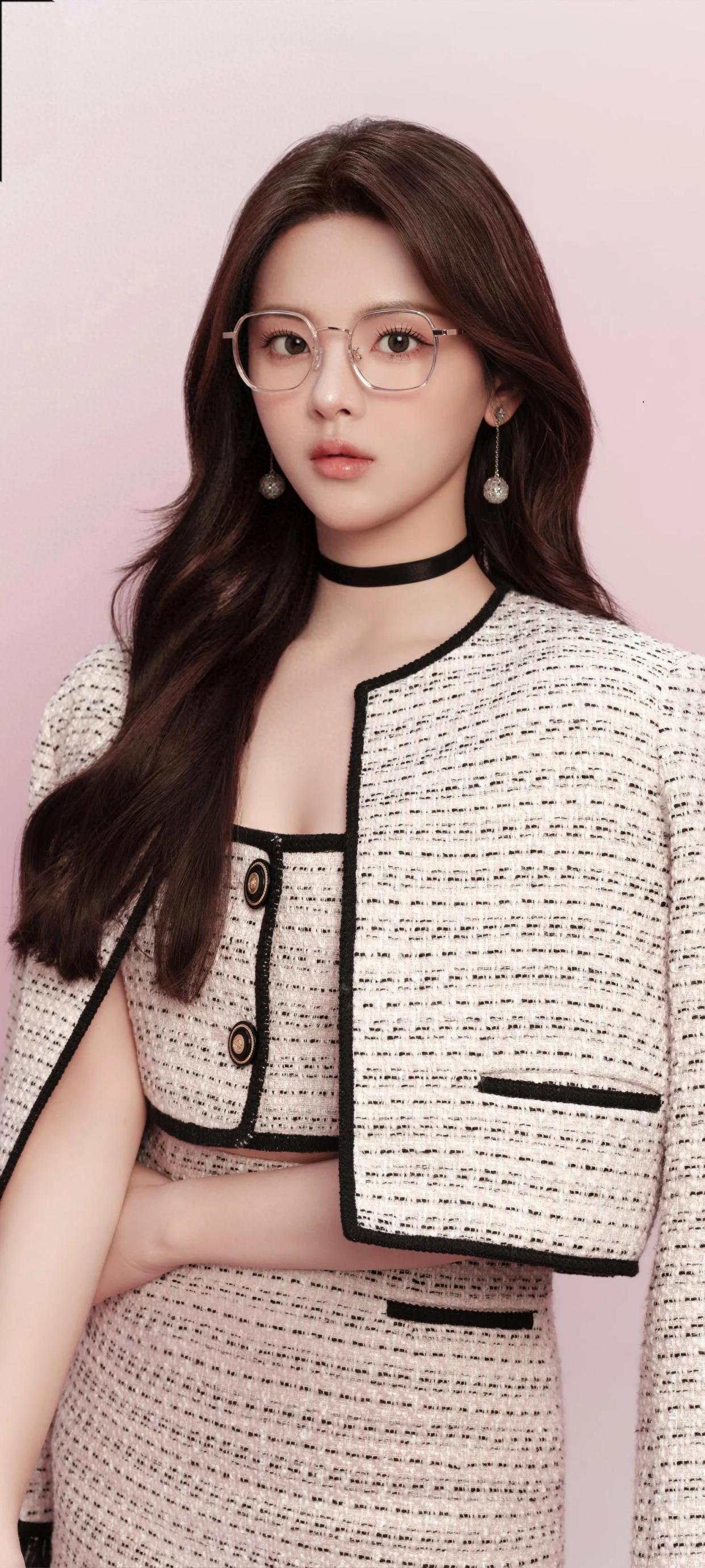 恰似画中仕女走入凡尘,动静 杨超越个人资料杨超越个人资料简介杨超越