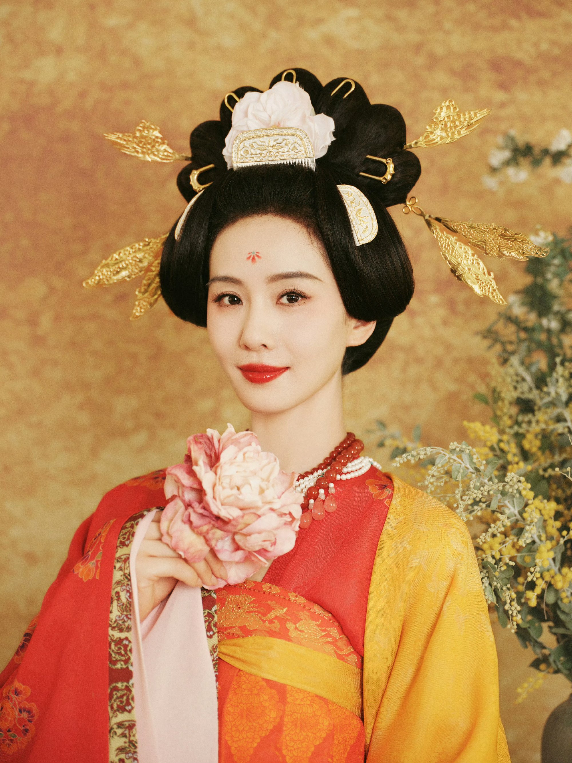 刘诗诗身穿优雅黑裙,气质出众,宛如女神降临