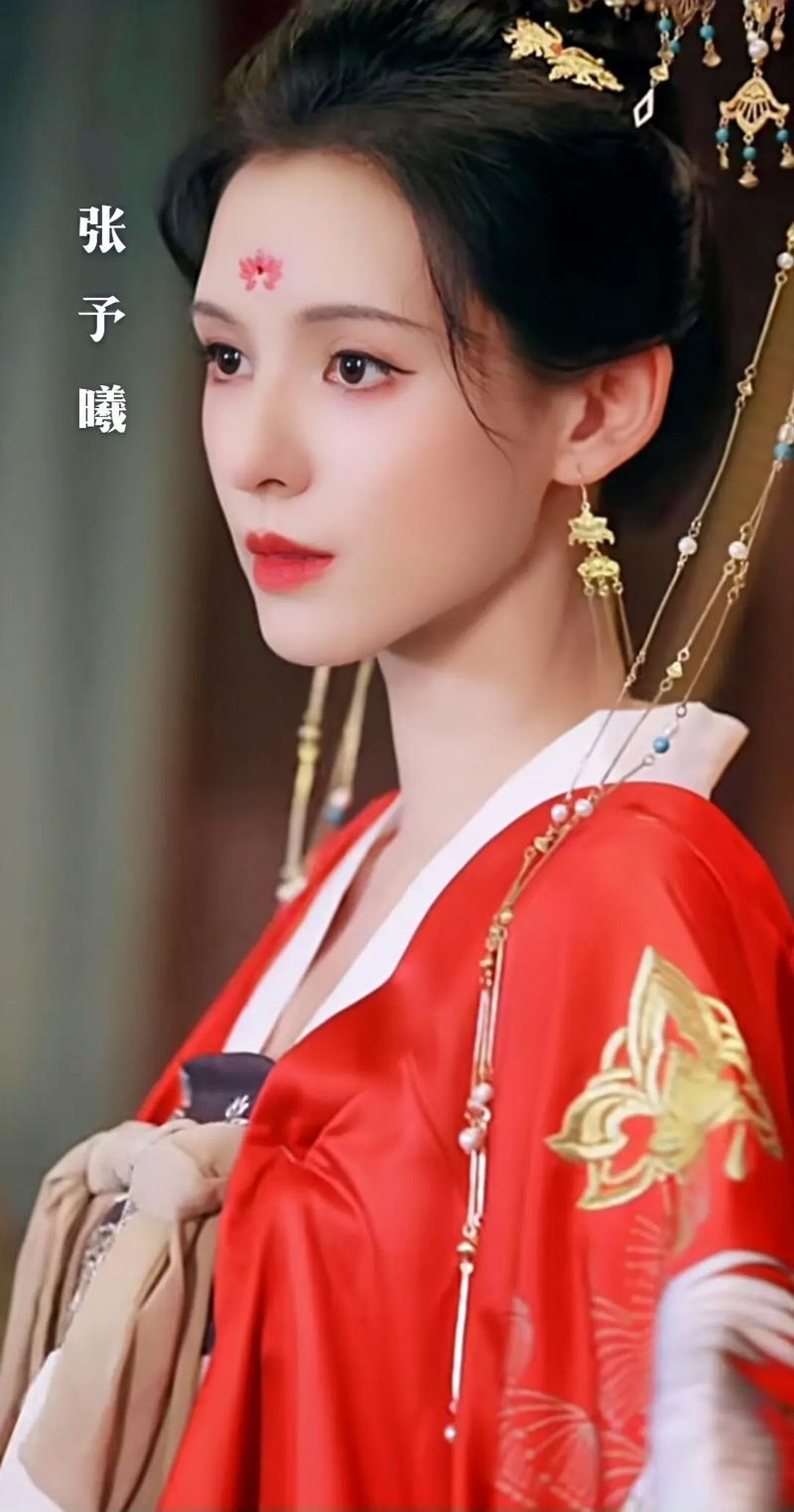 张予曦古装造型太惊艳了,一眼万年的感觉!