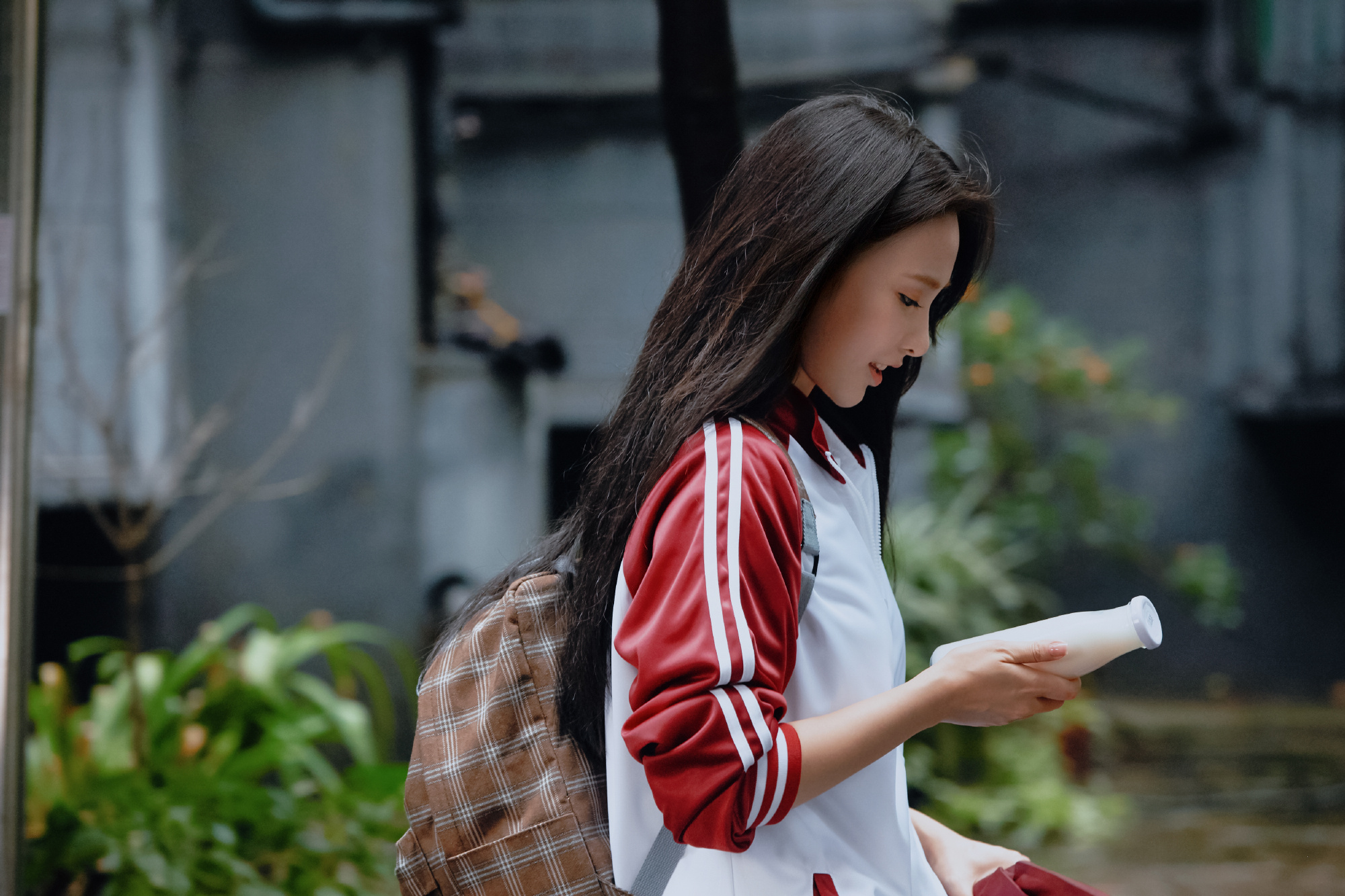 演员彭小苒校服学生装,图一是电视剧《冰雪之名》剧照,其余都是《少年