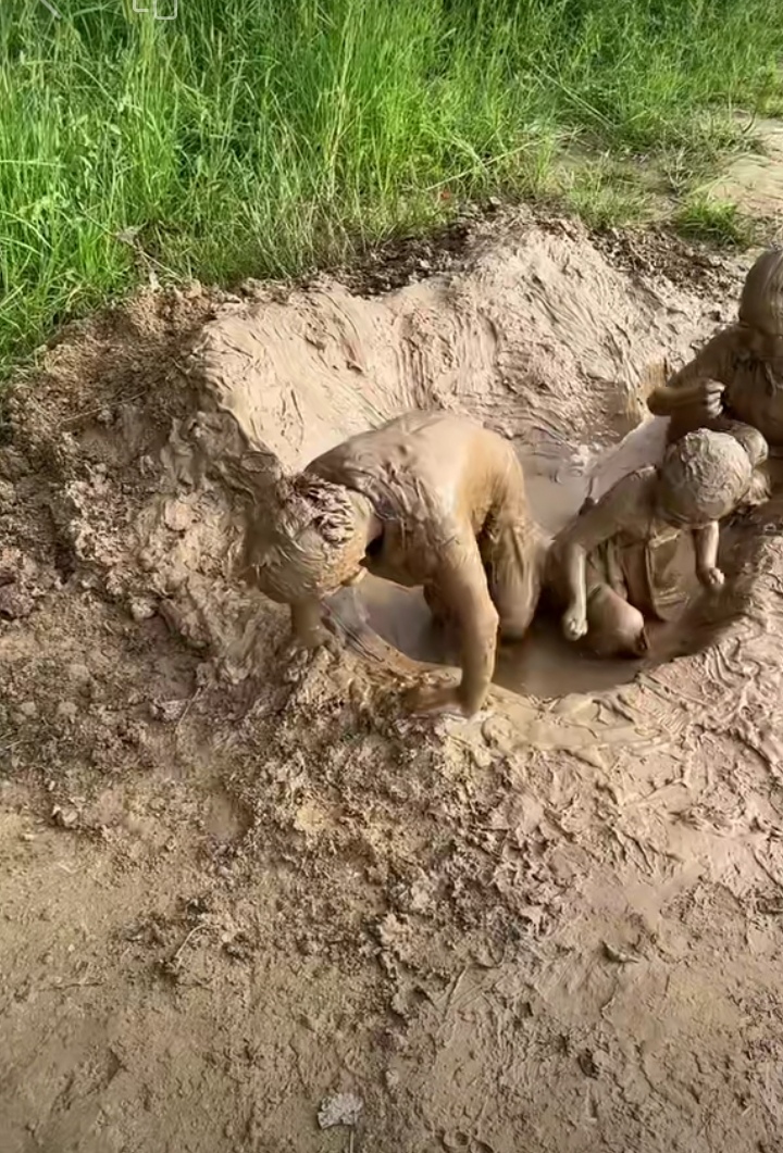 巨说这种泥漳洗澡冶疗皮肤病还能驱滿虫