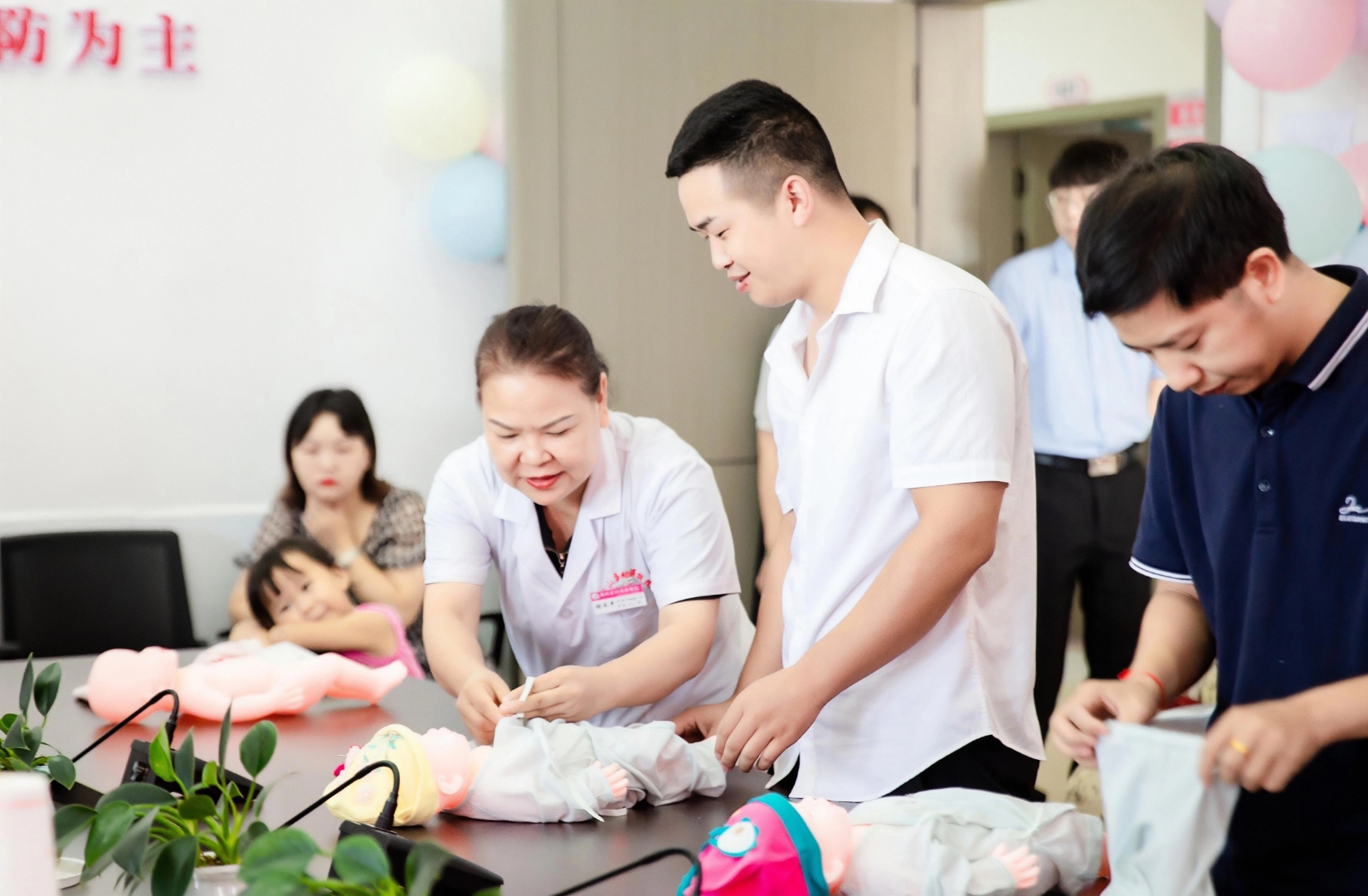 包含东方医院代取报告代挂号孕期产检全程陪同，安心度过每一关的词条