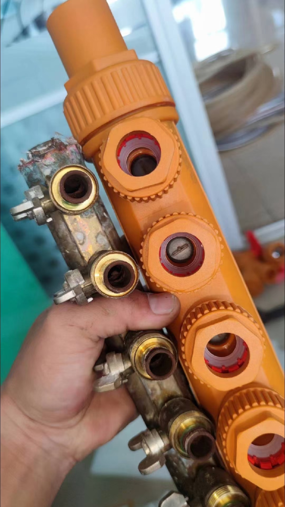 复合全塑超大流量分水器,永不生锈,不腐蚀,不挂垢,水流量是普通分水器